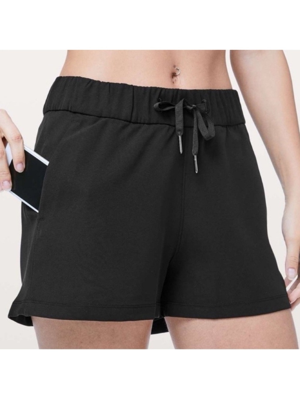 Lululemon On‎ The Fly Shorts Black 2.5” Inseam Drawstring Pockets Women's 6